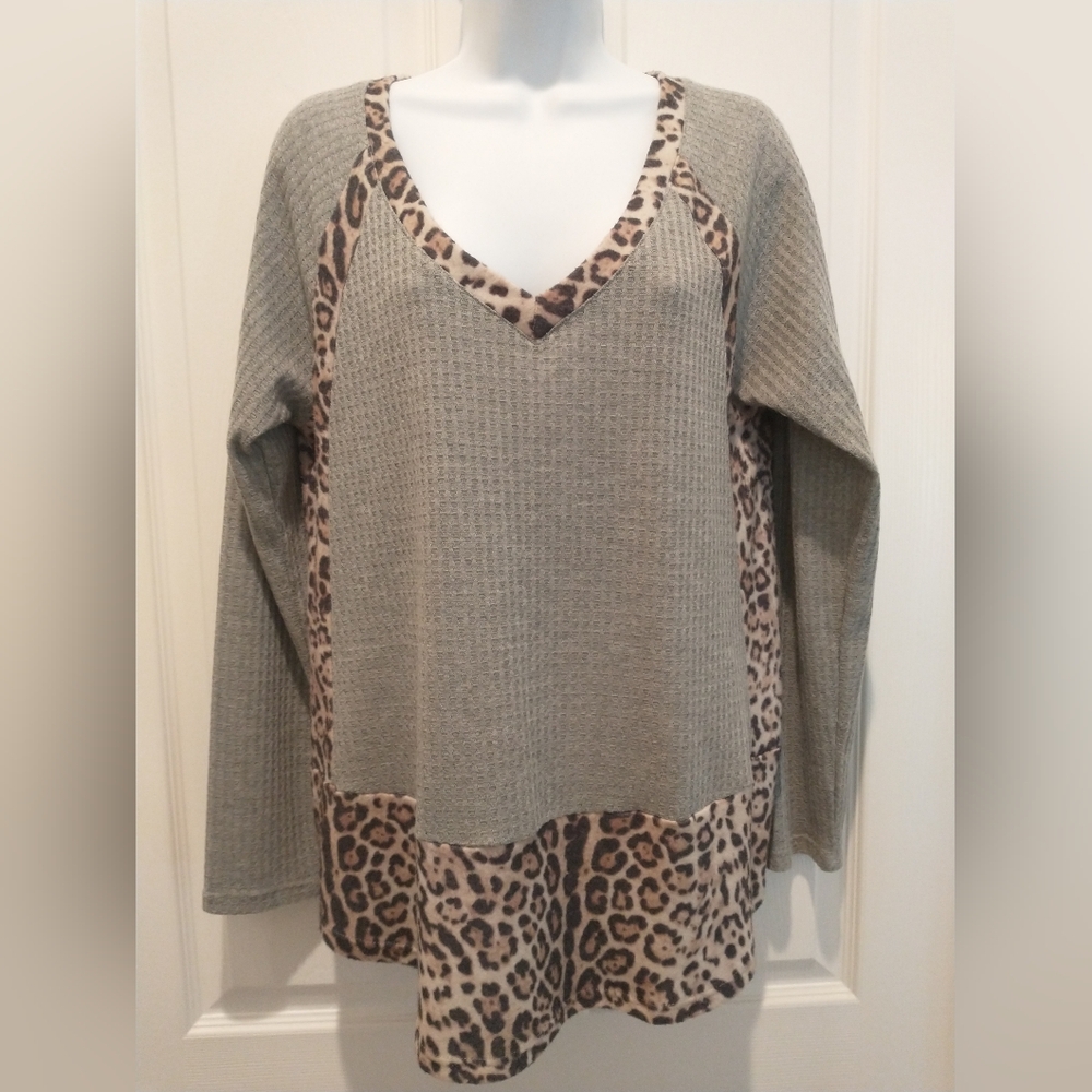 Avery Long Sleeve V-neck Shirt, Size Medium